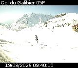 Webcam au niveau du Col du Galibier sur la D902, à la frontière entre le département des Hautes-Alpes et celui de la Savoie, au niveau du refuge du Galibier