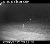 Webcam au niveau du Col du Galibier sur la D902, à la frontière entre le département des Hautes-Alpes et celui de la Savoie, au niveau du refuge du Galibier