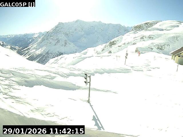 <h2>Webcam au niveau du Col du Galibier sur la D902, à la frontière entre le département des Hautes-Alpes et celui de la Savoie, au niveau du refuge du Galibier</h2>