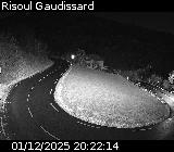 Webcam sur la D186 située sur la route d'accès à la station de ski de Risoul. Caméra située quelques centaines de mètres après le village de Risoul, entre Gaudissart-bas et Gaudissart-haut
