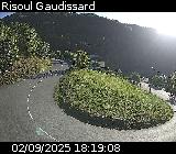 Webcam sur la D186 située sur la route d'accès à la station de ski de Risoul. Caméra située quelques centaines de mètres après le village de Risoul, entre Gaudissart-bas et Gaudissart-haut