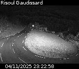 Webcam sur la D186 située sur la route d'accès à la station de ski de Risoul. Caméra située quelques centaines de mètres après le village de Risoul, entre Gaudissart-bas et Gaudissart-haut