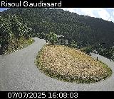 Webcam sur la D186 située sur la route d'accès à la station de ski de Risoul. Caméra située quelques centaines de mètres après le village de Risoul, entre Gaudissart-bas et Gaudissart-haut