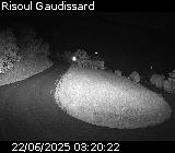 Webcam sur la D186 située sur la route d'accès à la station de ski de Risoul. Caméra située quelques centaines de mètres après le village de Risoul, entre Gaudissart-bas et Gaudissart-haut