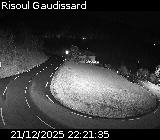Webcam sur la D186 située sur la route d'accès à la station de ski de Risoul. Caméra située quelques centaines de mètres après le village de Risoul, entre Gaudissart-bas et Gaudissart-haut