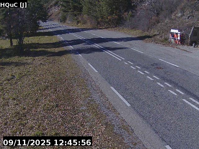 <h2>Webcam sur la D902 à hauteur de Ville-Vieille. Vue orientée vers Château Queyras</h2>