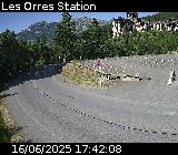 Webcam dans la station des Orres à Pramouton sur la D40. Caméra située au niveau du dernier virage avant le centre station 1650