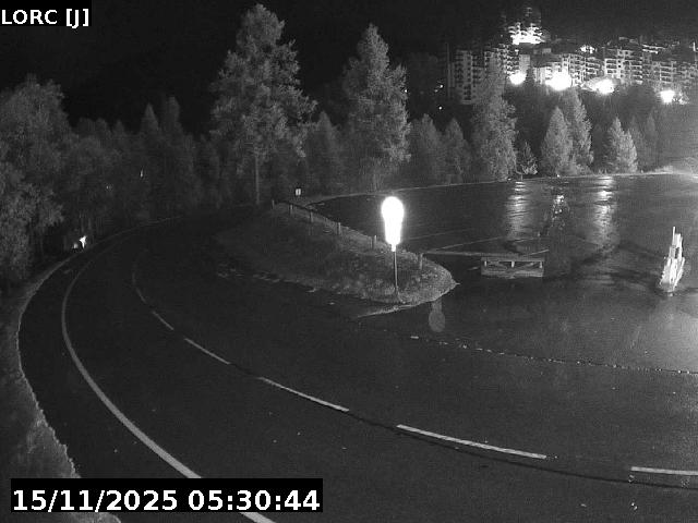 <h2>Webcam dans la station des Orres à Pramouton sur la D40. Caméra située au niveau du dernier virage avant le centre station 1650</h2>