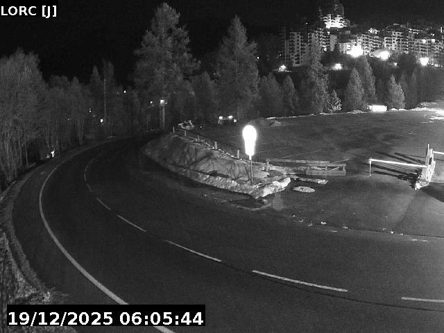 <h2>Webcam dans la station des Orres à Pramouton sur la D40. Caméra située au niveau du dernier virage avant le centre station 1650</h2>