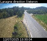 Webcam à Laragne sur la D1075 à la frontière entre les Hautes-Alpes et les Alpes-de-Haute-Provence. Vue orientée vers Sisteron