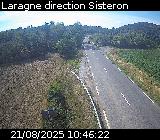 Webcam à Laragne sur la D1075 à la frontière entre les Hautes-Alpes et les Alpes-de-Haute-Provence. Vue orientée vers Sisteron