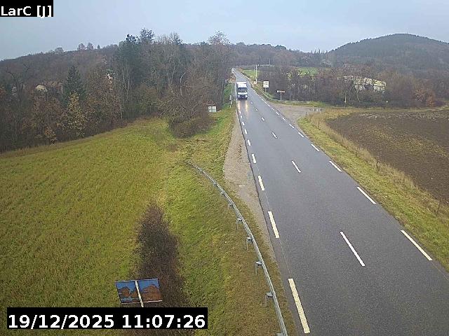 <h2>Webcam à Laragne sur la D1075 à la frontière entre les Hautes-Alpes et les Alpes-de-Haute-Provence. Vue orientée vers Sisteron</h2>
