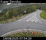 Webcam à l'entrée de la station Super Devoluy. Vue orientée vers la sortie de la station