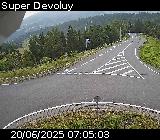 Webcam à l'entrée de la station Super Devoluy. Vue orientée vers la sortie de la station