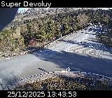 Webcam à l'entrée de la station Super Devoluy. Vue orientée vers la sortie de la station