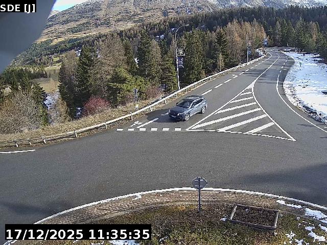 <h2>Webcam à l'entrée de la station Super Devoluy. Vue orientée vers la sortie de la station</h2>