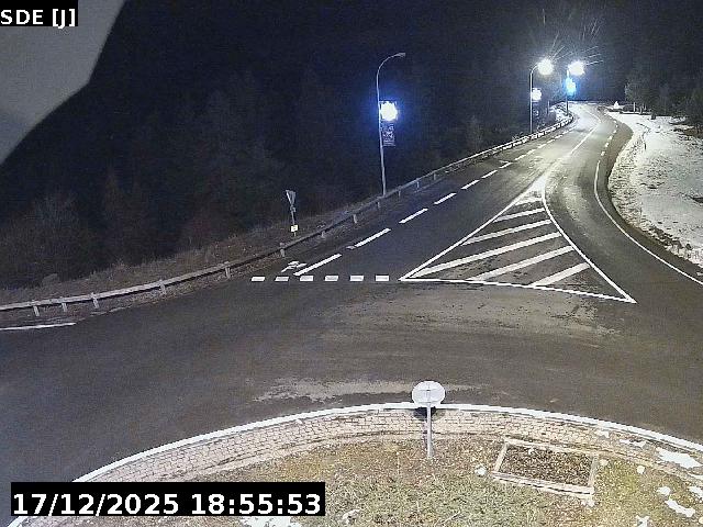 <h2>Webcam à l'entrée de la station Super Devoluy. Vue orientée vers la sortie de la station</h2>